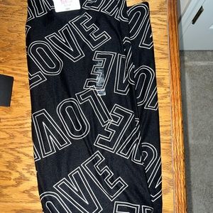 Love leggings, NWT